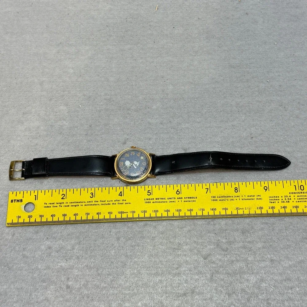 Vintage 1979 Timex Snoopy Tennis Mystery Dial United Features Syndicate Untested